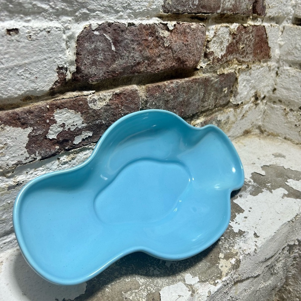 Vintage Abingdon USA Pastel Blue Curved Bowl. - Picture 5 of 8